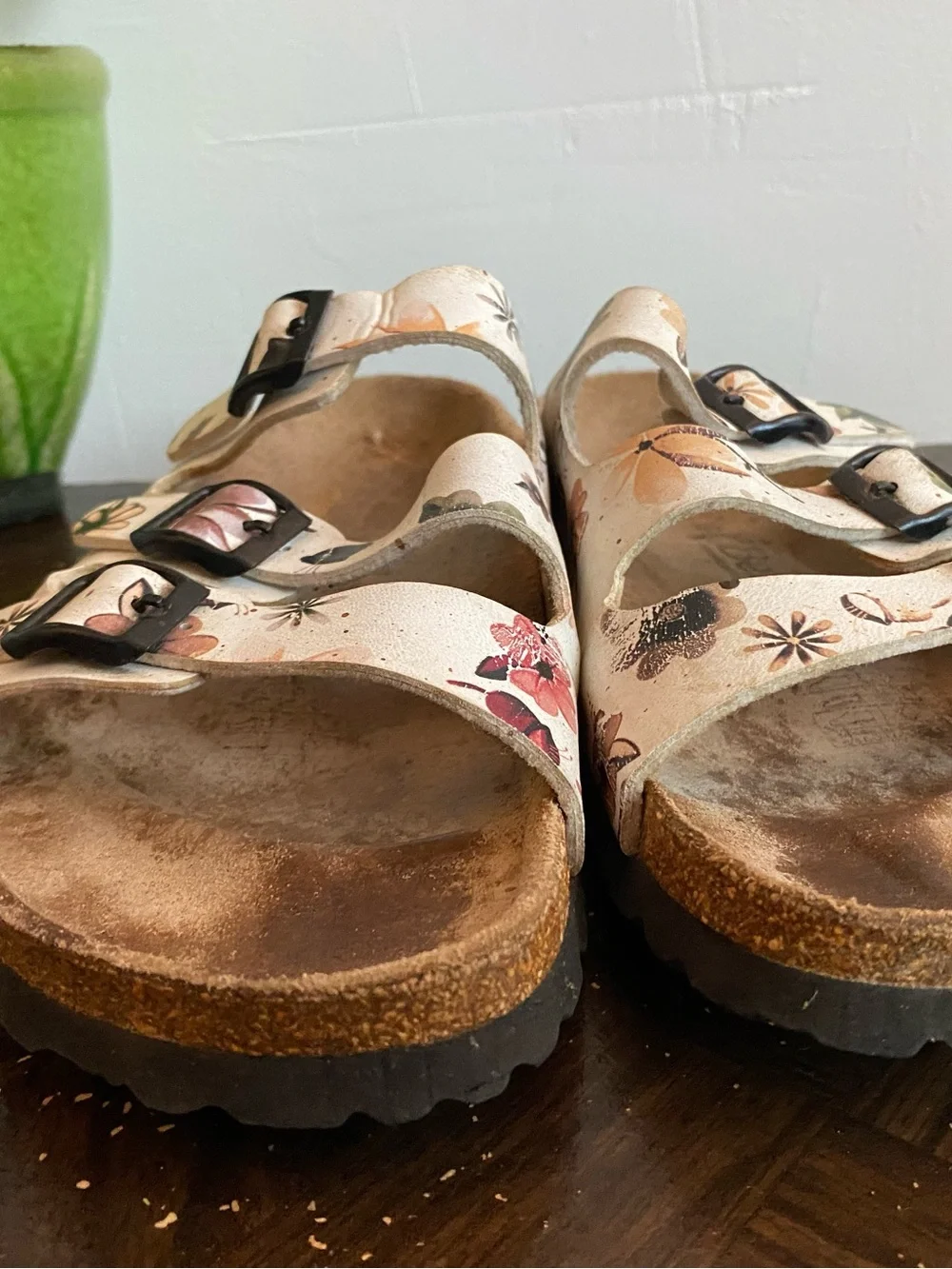 Pre-owned Betula Florida in Floral Triple-Strap Sandal in Cream 39/8 Women’s